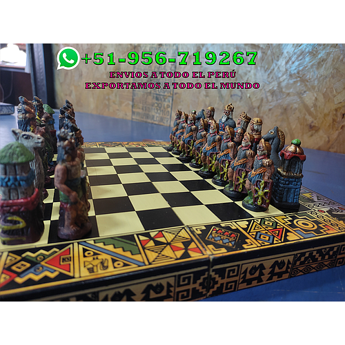 CAJA O TABLERO DE AJEDREZ 26X26 INCAS VS ESPAÑOLES CON FICHAS DE MADERA
